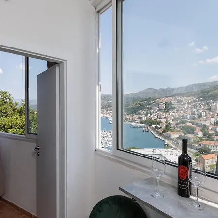 Port View Apartman *