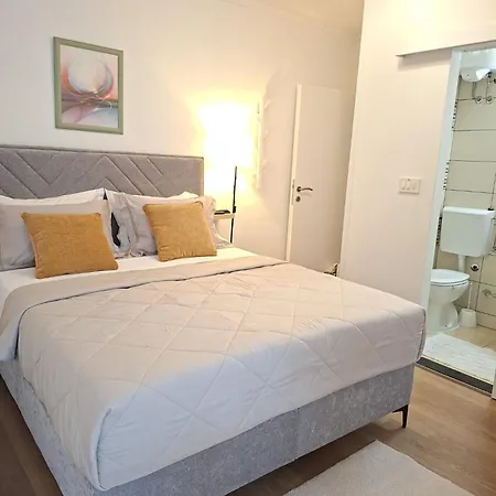 Apartman Port View *