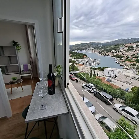 Port View Apartman *