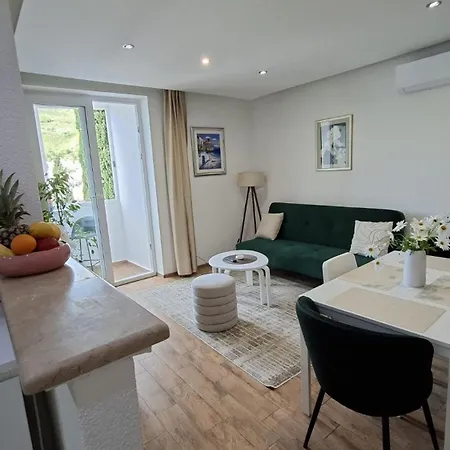 Port View Apartman *