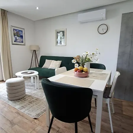 Port View Apartman *